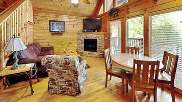 Smart TV, fireplace