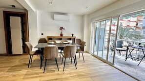 Dining - 3-bedroom apartment in enchanting Cullera with WiFi, AC (Cullera)