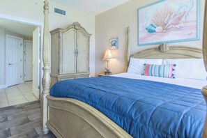 2 bedrooms, iron/ironing board, internet, bed sheets