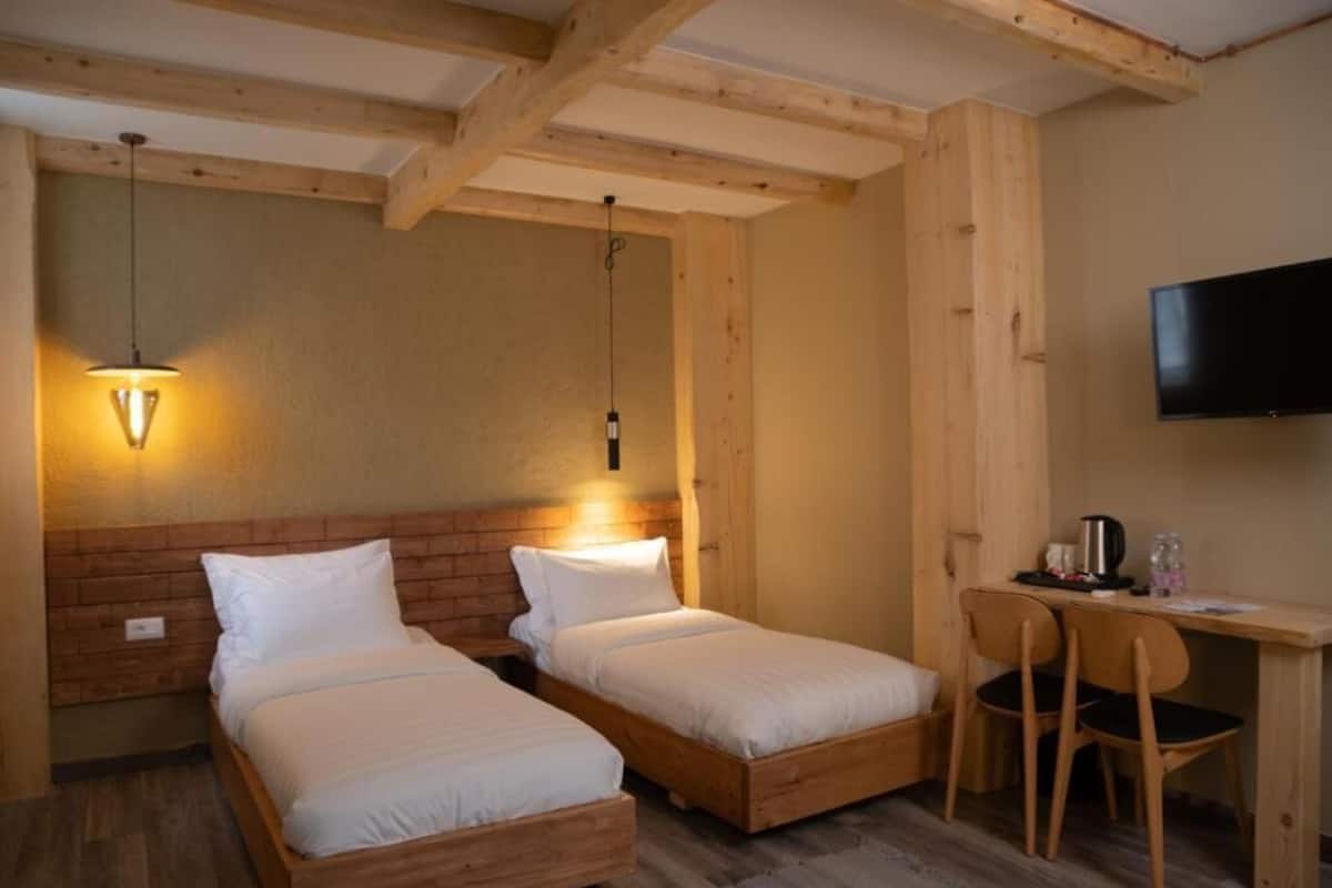 Standard Twin Room | Desk, soundproofing, free WiFi