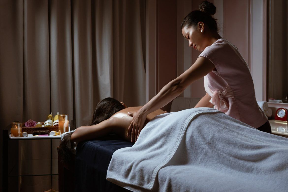Massages aux pierres chaudes, massages suédois, massages sportifs