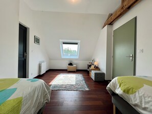 5 Schlafzimmer, Bügeleisen/Bügelbrett, Reisekinderbett, WLAN