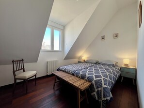 5 quartos, ferros/tábuas de passar roupa, berço de viagem, Wi-Fi