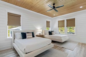 10 Schlafzimmer, Bügeleisen/Bügelbrett, Reisekinderbett, WLAN