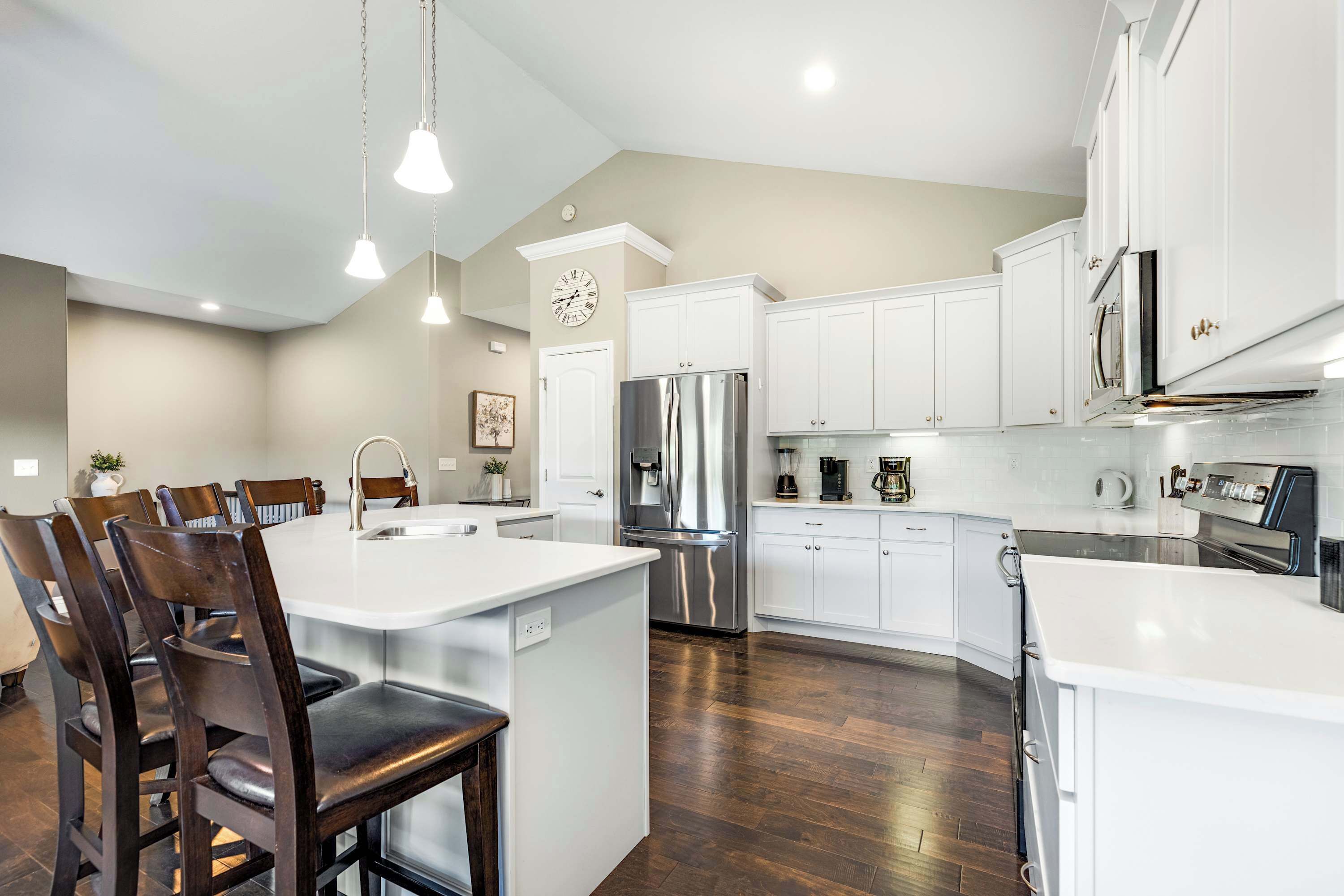 雪櫃、微波爐、焗爐、爐具