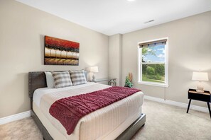 4 bedrooms, iron/ironing board, WiFi, bed sheets