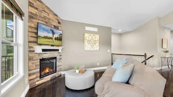 TV, fireplace