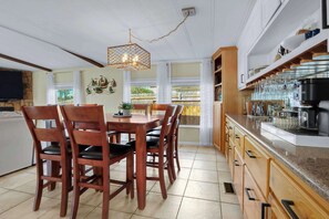 Dining - Lakefront Daze – Stay for 6 w/ Pool Table & Outdoor Oasis (New Braunfels)