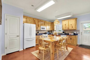 Unit B’s airy eat-in kitchen is well equipped for your visit to New Braunfels