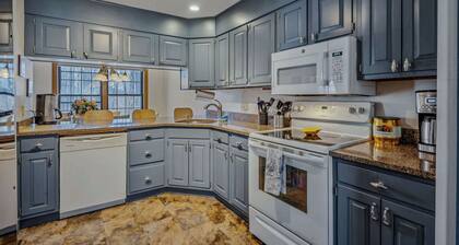 Fireplace, Game Room, Corner Condo | Sugar Hill 3E