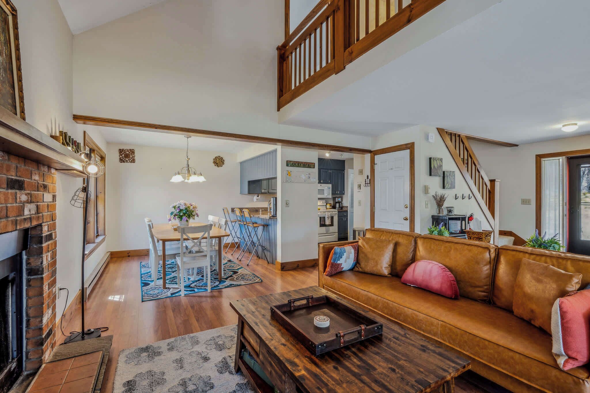 Televisión y chimenea 