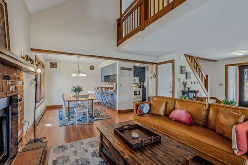 Fireplace, Game Room, Corner Condo - Sugar Hill 3E