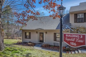 Exterior - Fireplace, Game Room, Corner Condo - Sugar Hill 3E (Quechee)