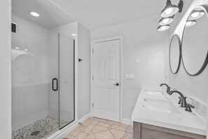 Shower, towels