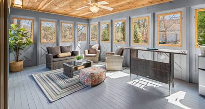 The Gathering Place - For 6 with Fire Pit