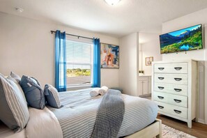 7 bedrooms, iron/ironing board, WiFi, bed sheets