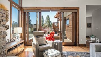 Smart TV, fireplace, offices