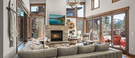 Smart TV, fireplace, offices