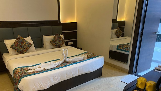 Basic Double or Twin Room | Bathroom - HOTEL TAJ COMFORT INN (Agra)