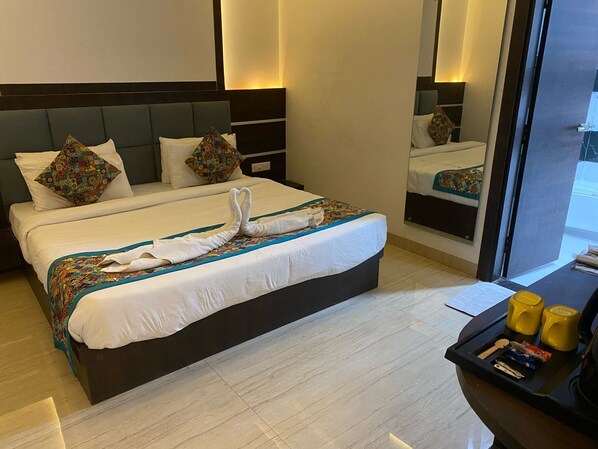 Eenvoudige kamer, 1 twee- of 2 eenpersoonsbedden | Badkamer