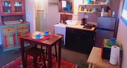 Adorable County Getaway Studio, all-inclusive