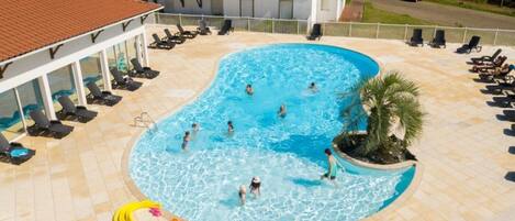 Inomhuspool och uppvärmd pool