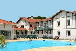 Indoor pool, a heated pool - Appartement 3 étoiles - Piscine - ccbbdde (Cassen)