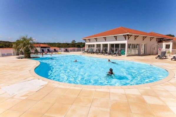 Innenpool, beheizter Pool