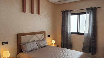 3 chambres, bureau, Wi-Fi, draps fournis