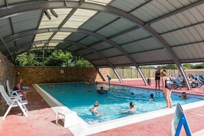 Piscine intérieure, piscine chauffée