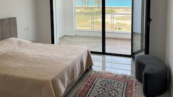2 bedrooms, iron/ironing board, travel cot, free WiFi