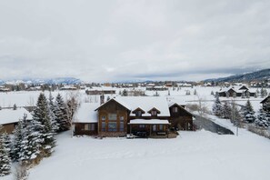 Exterior - Welcome to Hyalite Loft - Fully Furnished Loft Near Hyalite (Bozeman)