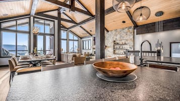 Luxury Chalet, 4 Bedrooms, Mountain View, Mountainside | Living area