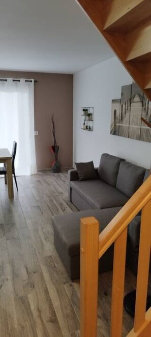 Living area - Between lake and mountains, L'ange des Cimes welcomes you to Savines-le-Lac (Savines-le-Lac)