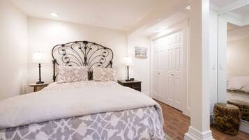 Iron/ironing board, free WiFi, bed sheets