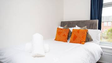 3 bedrooms, iron/ironing board, travel cot, WiFi
