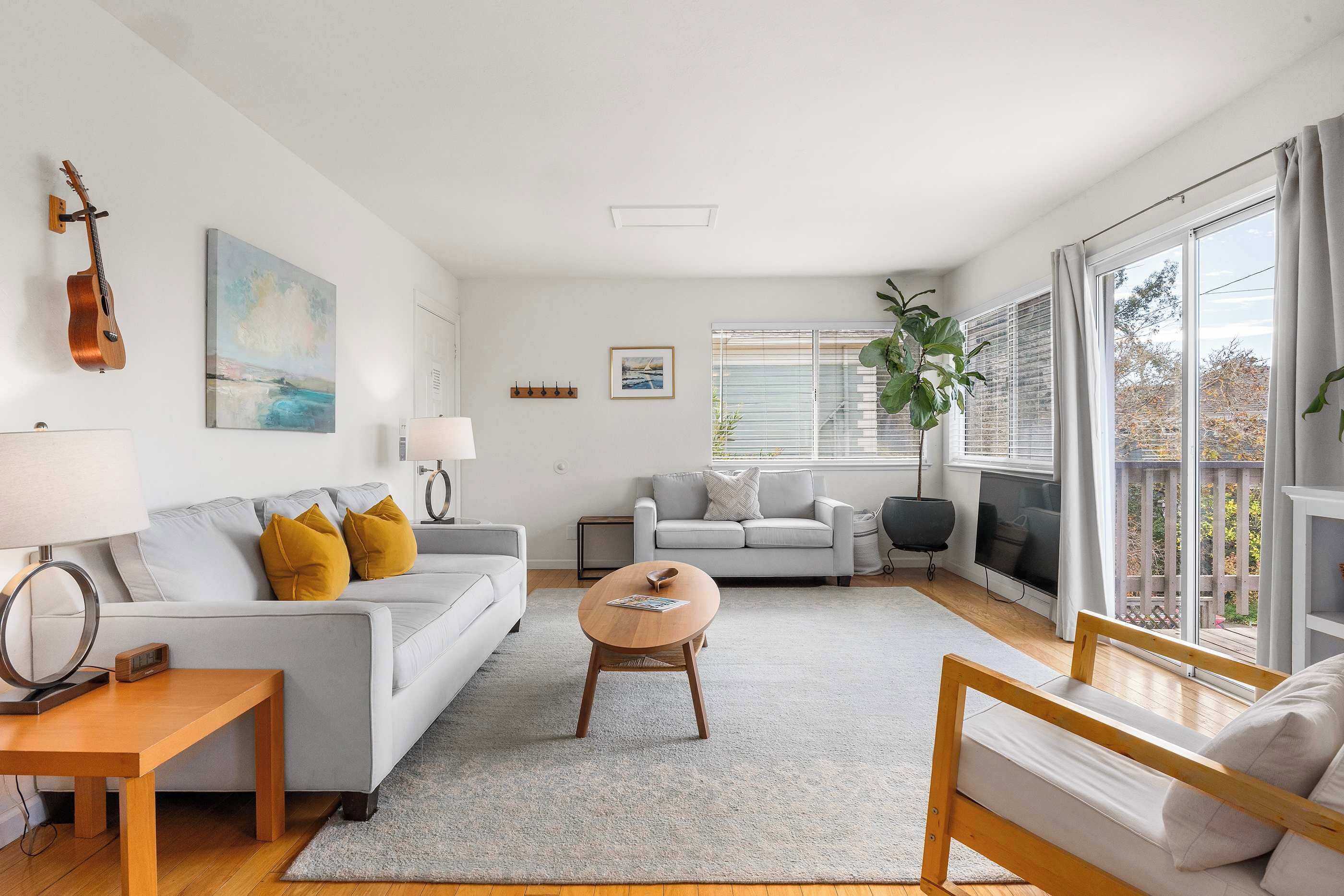 Televisión y oficina 