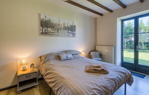 1 bedroom, iron/ironing board, free WiFi