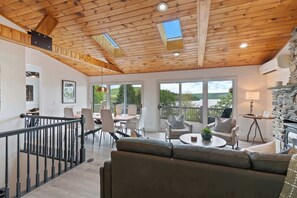 TV, peis og kontorer