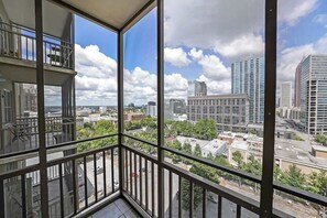 Interior - Prime Downtown Atlanta Condo with Balcony (Atlanta)