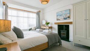 5 室のベッドルーム、アイロン / アイロン台、旅行用ベビーベッド、WiFi (無料)