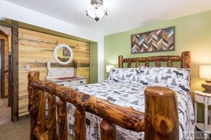 4 bedrooms, WiFi, bed sheets - Red Rock Cabin+Hot Tub+Lakeview (Island Park)