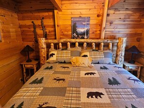 4 bedrooms, iron/ironing board, WiFi, bed sheets - Red Rock Cabin+Hot Tub+Lakeview (Island Park)