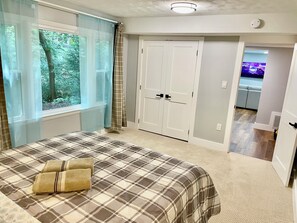 4 habitaciones, escritorio, tabla de planchar con plancha y wifi gratis 