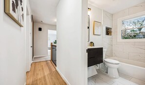 Dusche, Haartrockner, Bidet, Handtücher