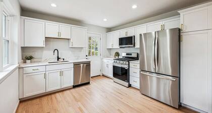 Oak House: Newly Remodeled Luxury Home Close to DC