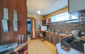 Fridge, microwave, oven, stovetop - Gorgeous apartment in åsljunga (Åsljunga)