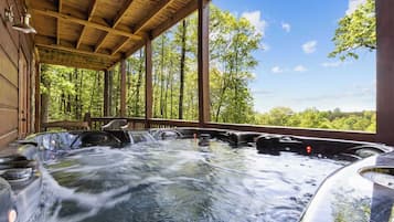Bain à remous extérieur