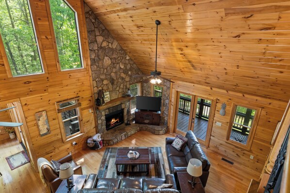 TV, fireplace, offices
