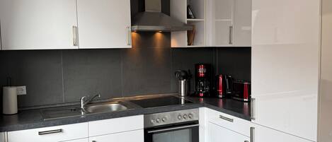 Forno, piano cottura, lavastoviglie